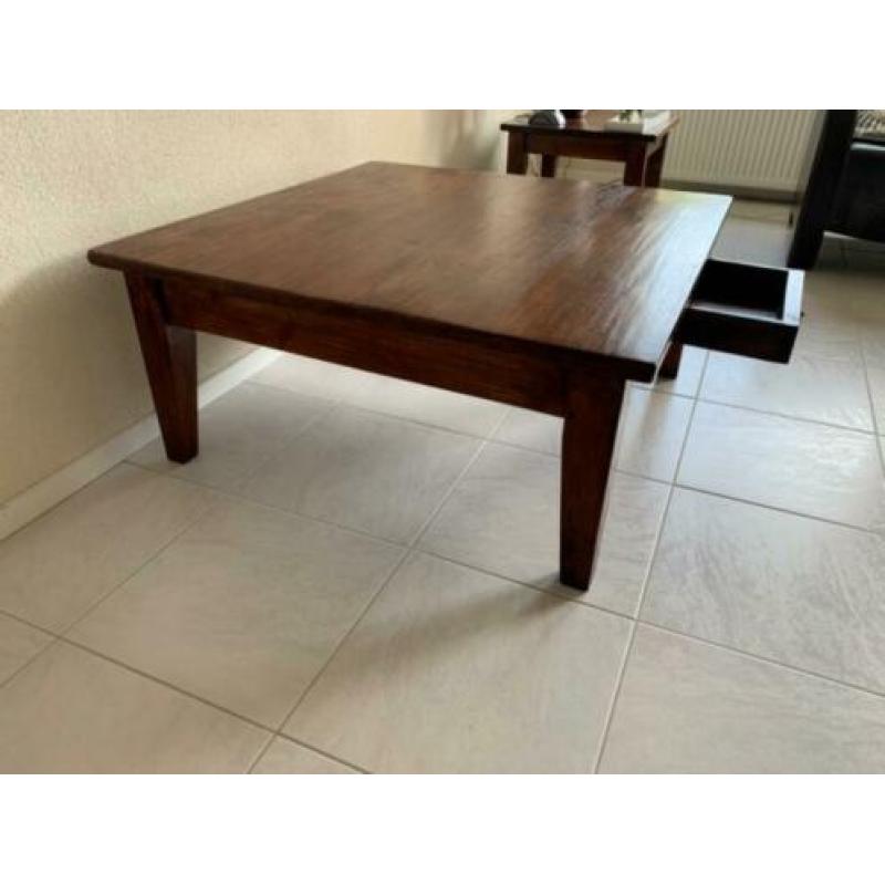 Salontafel massief teakhout met lade. 100 x 100 cm € 45.00