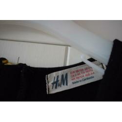 H&M klokkend jurkje zwart maat 98