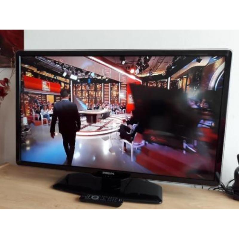 Groote tv philips (42 inch ,109 cm) model 42 pfl 7404H/12